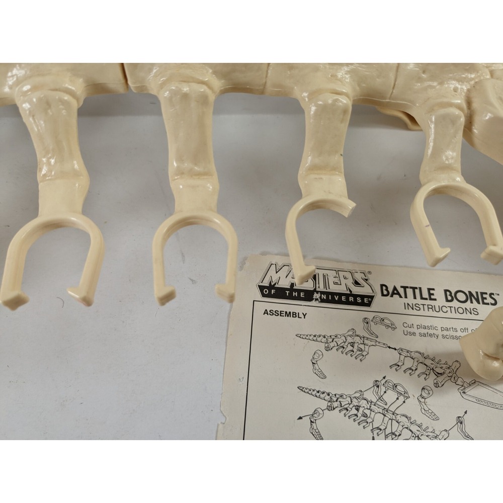 MOTU Vintage He-Man 1984 BATTLE BONES Action Figure Carrier Masters of universe - Picture 5 of 14